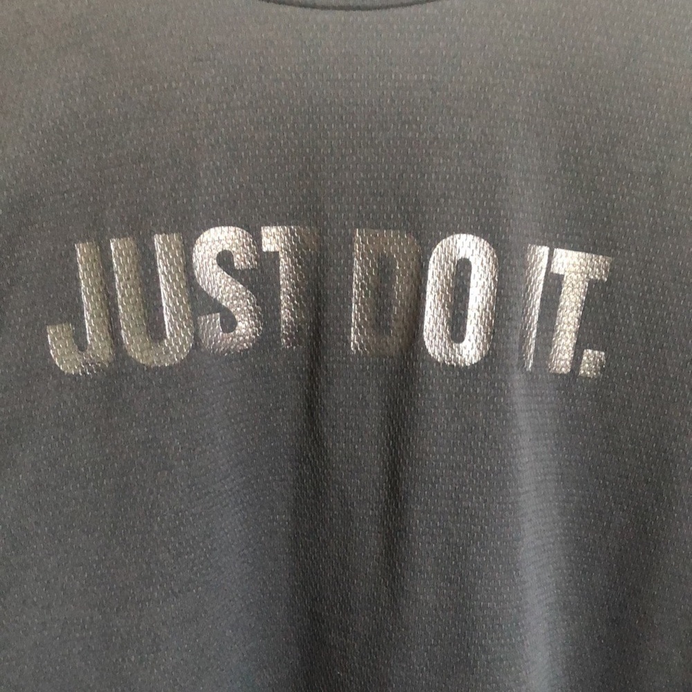 Nike top - Picture 2 of 5